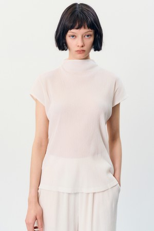 masi pleats sleeveless blouse _ Ivory