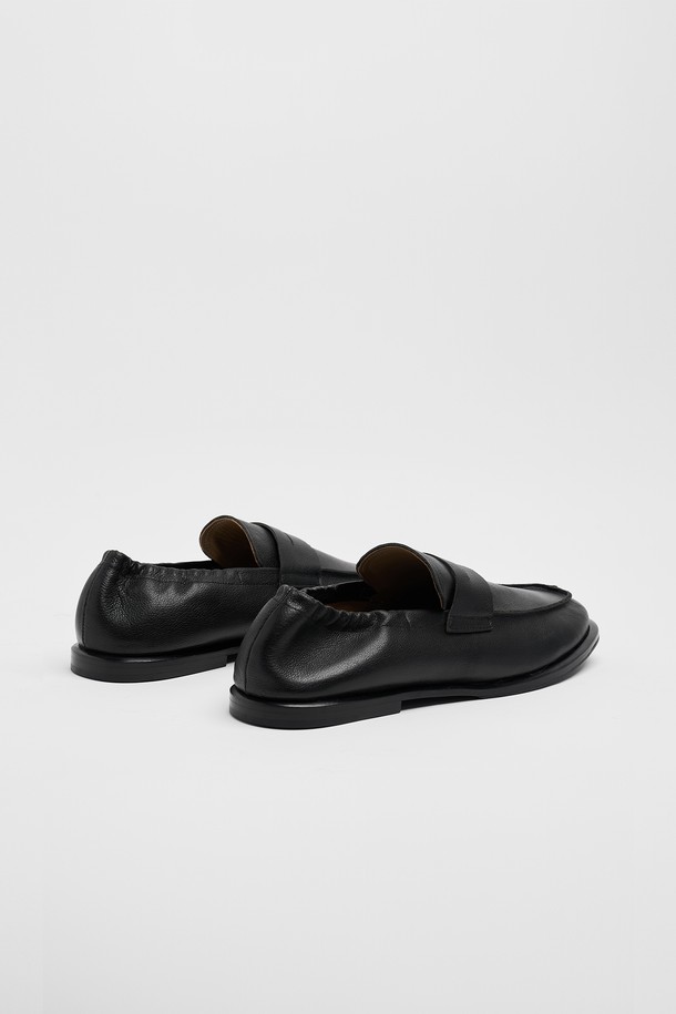 LOSTGARDEN - 드레스화 - UNIFORM Flat Loafer Black