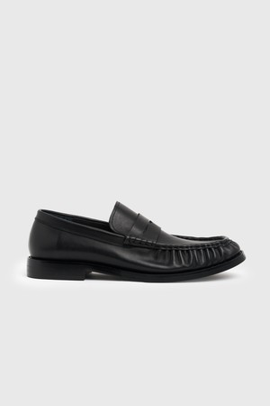 UNIFORM Pleats Loafer Black