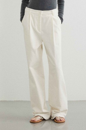 Corduroy One-Tuck Relaxed Pants - White