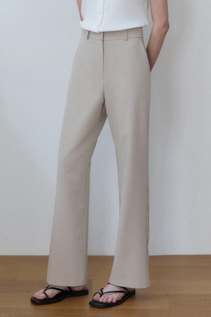 에센셜 세미 와이드 슬랙스 - Beige