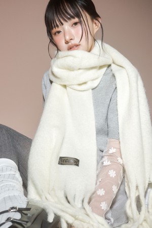 A COMMA IVORY 머플러