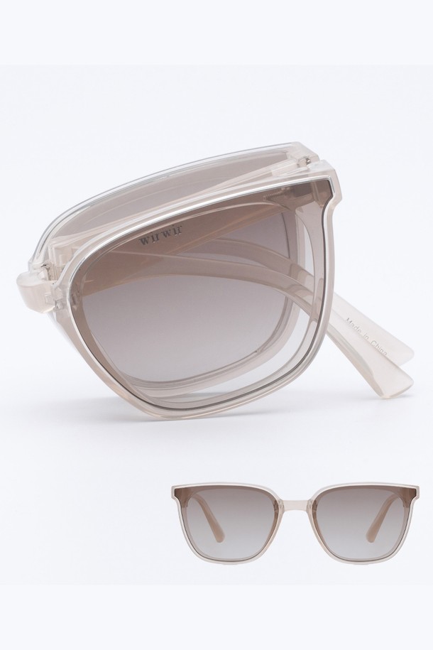 WIRWIR 선글라스 5 COLOR는 미니멀하고 모던한 스타일을 추구하는 분들을 위한 선글라스입니다. 플라스틱 소재의 화이트 컬러 프레임과 오버사이즈 디자인으로 시원하고 세련된 느낌을 선사합니다. 봄, 여름 시즌에 어울리는 휴가룩, 여행룩에 매치하여 시크하면서도 세련된 스타일을 연출할 수 있습니다. 자외선 차단 기능과 그라데이션 렌즈로 눈부심을 방지하여 편안한 착용감을 제공합니다. 무지 패턴으로 어떤 스타일에도 쉽게 코디할 수 있어 실용적입니다.
