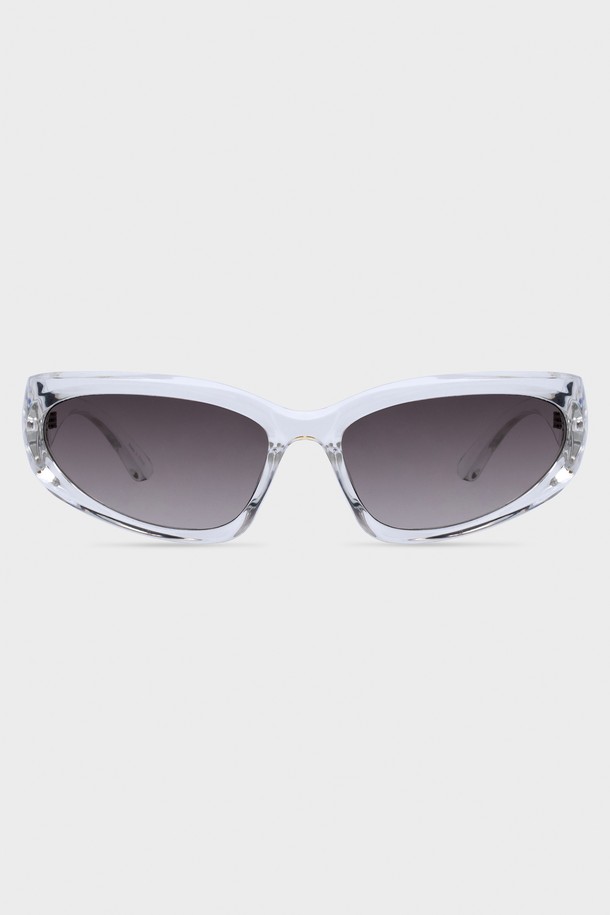 파 팝 아트 선글라스 6 컬러는 패션, 여행, 낚시, 사진 촬영 등 다양한 용도로 활용하기 좋은 선글라스입니다. 블랙 블루, 그린 옐로우, 핑크 크리스탈 3가지 다채로운 컬러로 출시되어 개성 있는 스타일을 연출할 수 있습니다. 폴리카보네이트 소재의 가볍고 튼튼한 프레임과 UV400 렌즈가 99.99% 자외선을 차단하여 눈을 안전하게 보호합니다. 고글형 디자인과 크리스탈 프레임이 트렌디함을 더하며, 조절 가능한 핏으로 편안한 착용감을 제공합니다. 여행룩, 휴가룩, 여름 바캉스룩 등 다양한 TPO에 캐주얼, 리조트, 스포티한 스타일을 더해 보세요. 케이스와 렌즈 클리닝 천이 함께 제공되어 실용성을 높였습니다.
