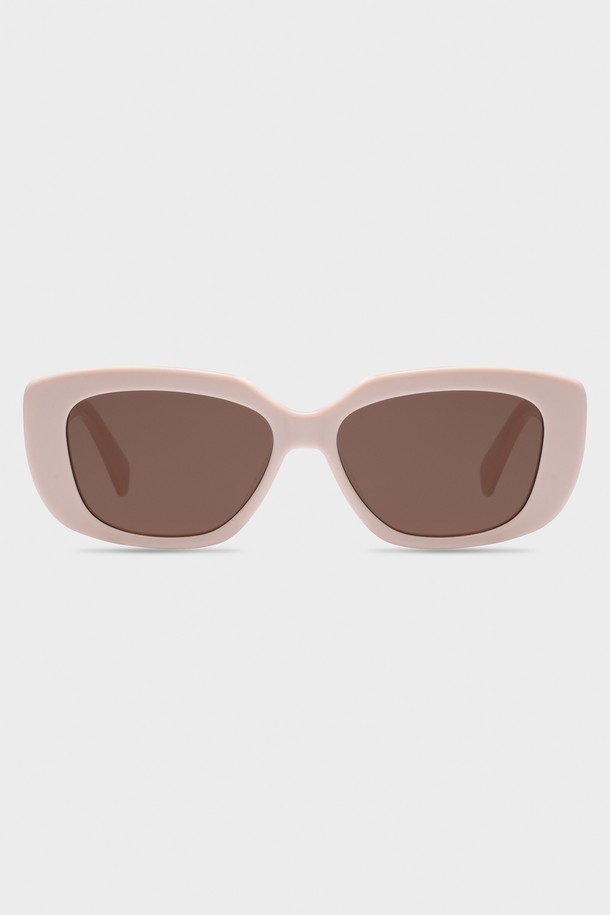 NEW BEE NO.3 SUNGLASS는 Black, Beige, Hopi 세 가지 색상으로 출시된 선글라스입니다. UV400 렌즈와 친환경 아세테이트 프레임, 메탈 소재의 조합으로 제작되었으며, 일상 생활에서 활용하기 좋습니다. 내구성이 뛰어난 프레임 구조와 함께 로고 디자인, 케이스 및 렌즈 클리닝 천을 제공하여 실용성을 더했습니다.
