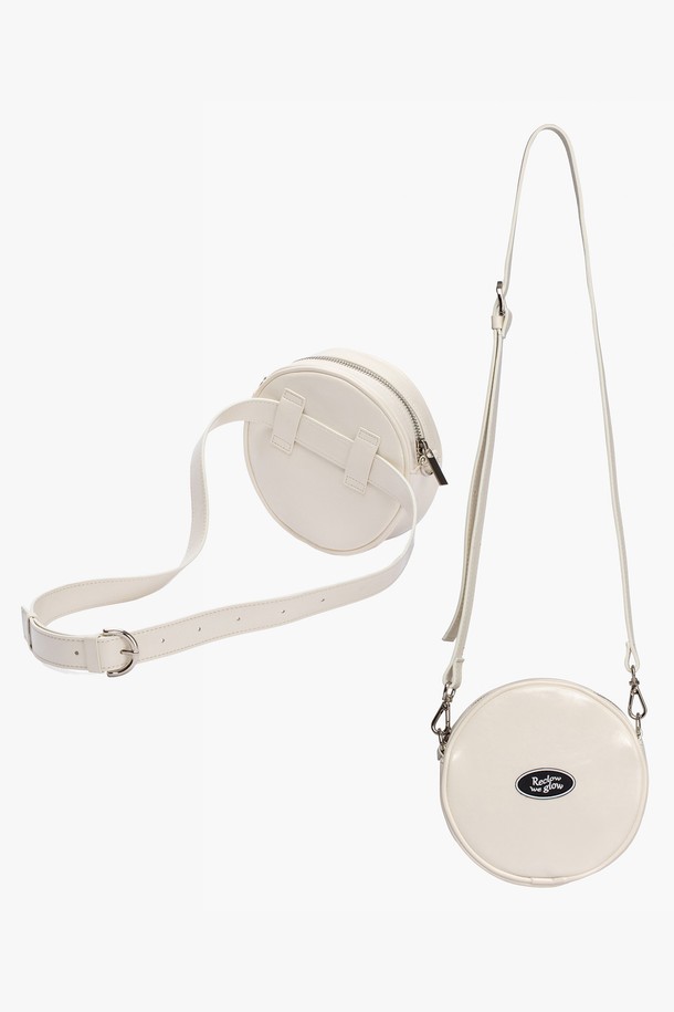 **탬버린 투웨이 벨트백 IVORY**는 여성 고객을 위한 미니멀하고 캐주얼한 스타일의 벨트백입니다. 아이보리 컬러의 합성가죽 소재로 제작되었으며, 미디엄 사이즈로 넉넉한 수납 공간을 제공합니다. 무지 디자인에 버클 디테일로 포인트를 주어 세련된 느낌을 더했습니다. 크로스백 또는 벨트백으로 활용 가능한 투웨이 디자인이며, 탈부착 가능한 스트랩으로 다양한 연출이 가능합니다. 지퍼형 잠금 방식으로 소지품을 안전하게 보관할 수 있으며, 일상생활에서 편리하게 사용할 수 있습니다.
