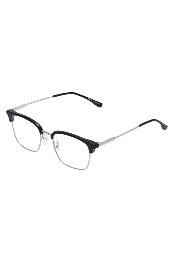 TR B210 GLASS(TR B210 글라스) 안경 3 COLOR는 미니멀하고 베이직한 스타일의 안경테입니다. 메탈 소재로 제작되어 가볍고 편안한 착용감을 제공하며, 사각 프레임과 심플한 디자인이 특징입니다. 무지 패턴에 실버 컬러로, 일상생활에서 부담 없이 착용하기 좋습니다. 일반 브릿지 형태에 사각 렌즈 형태로 제작되었습니다.
