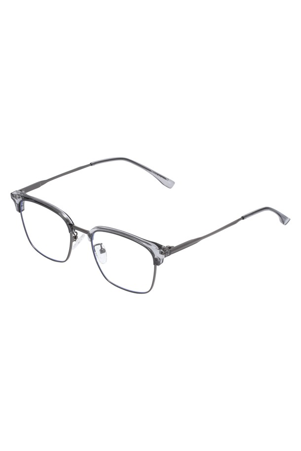 TR B210 GLASS 안경은 메탈 소재의 브로우라인 사각 프레임 안경테입니다. 블랙, 실버, 골드 3가지 컬러로 제공되어 다양한 스타일에 매치할 수 있습니다. 심플한 디자인으로 오피스룩, 비즈니스 캐주얼, 모임룩 등 TPO에 구애받지 않고 착용하기 좋습니다. 클래식, 미니멀, 시크 스타일을 즐겨 입는 분들께 추천합니다. 메탈 소재 특유의 견고함과 세련된 디자인으로 오래도록 유행을 타지 않고 착용할 수 있습니다.
