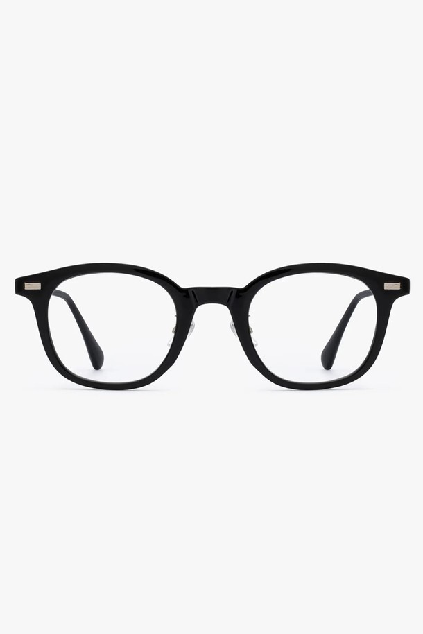 X.KAY GLASS (엑스케이 글래스) 청광 VER 3 COLOR는 모던하고 지적인 스타일을 추구하는 분들을 위한 청광차단 안경입니다. 블랙, 호피, 코코아 3가지 컬러로 출시되었으며, 메탈 TR, 스테인리스 스틸, CR-39 소재를 사용하여 편안한 착용감을 제공합니다. 웰링턴 프레임과 림 데코레이션 디자인이 특징이며, 모니터 작업이나 전자기기 사용 시 눈의 피로를 덜어줍니다. 청광차단율 40%와 UV차단율 99.9%로 눈 건강을 보호하며, 비처방 렌즈와 경량 설계로 데일리 안경으로 적합합니다. 오피스룩, 회의룩, 출근룩 등 다양한 TPO에 미니멀, 클래식, 시크한 스타일을 더해보세요.
