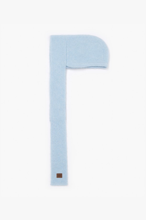 12월 18일 출고 예정인 MOCHI 발라클라바 스카이 블루입니다. 울, 재생 폴리에스터, 나일론, 아크릴, 스판덱스 혼방 소재로 제작되어 부드러운 촉감을 선사하며, 겨울철 보온성을 높여줍니다. 머리부터 목까지 포근하게 감싸는 깊은 모자 깊이와 긴 스트랩 디자인, 비대칭 스트랩 길이로 다양한 스타일 연출이 가능합니다. 캐주얼, 미니멀, 클래식 스타일 모두 소화 가능한 무지 디자인의 발라클라바입니다. 스카이 블루, 차콜 그레이, 핑크 베이지, 레몬 브라운 4가지 색상으로 제공됩니다.
