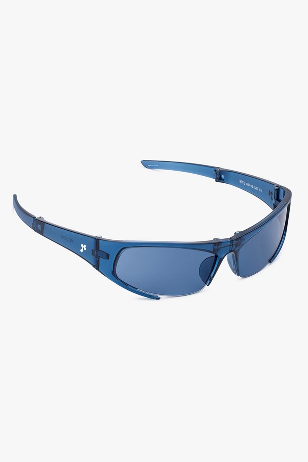 HOYE 선글라스 5 COLOR는 일상 및 스포츠 활동에 적합한 선글라스입니다. 플라스틱 소재로 제작되었으며, 스포티하고 캐주얼한 스타일을 연출합니다. 랩어라운드 스타일의 블루 컬러 무지 디자인으로, 자외선(UV)을 효과적으로 차단해 줍니다. 봄, 여름 시즌에 착용하기 좋으며, 스포티한 디자인이 특징입니다. 선글라스 프레임으로 스타일리시함을 더했습니다.
