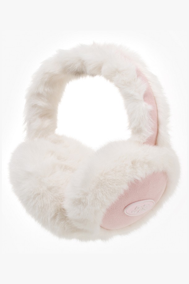 밍밍 이어머프 핑크는 부드러운 퍼 소재로 제작되어 겨울철 보온에 효과적인 여성용 귀덮개 스타일의 이어머프입니다. 핑크와 화이트 두 가지 색상으로 출시되어 캐주얼, 미니멀, 로맨틱 등 다양한 스타일에 매치하기 좋습니다. 무지 디자인에 두꺼운 두께감으로 포근함을 더하며, 부드러운 촉감이 특징입니다. 겨울철 추위로부터 귀를 따뜻하게 보호해주는 필수 아이템입니다.
