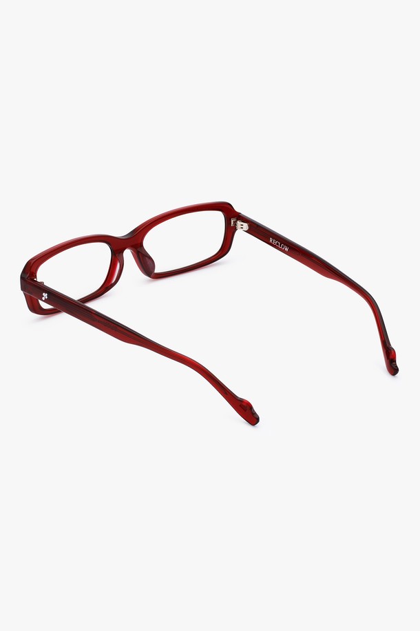 아세테이트 튜튜 선글라스 4컬러는 클래식하고 미니멀한 스타일을 추구하는 분들을 위한 선글라스입니다. 튜튜 디자인이 돋보이는 이 선글라스는 일상생활에서 착용하기 좋으며, 사계절 내내 스타일리시하게 연출할 수 있습니다. 붉은색 컬러의 아세테이트 소재로 제작되어 세련된 느낌을 더합니다. 뛰어난 자외선 차단 기능을 갖춰 눈 건강도 지킬 수 있습니다. 개성 있는 디자인과 실용성을 모두 갖춘 선글라스를 만나보세요.
