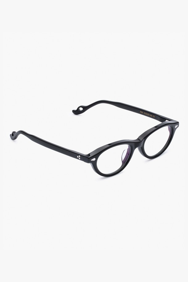 아세테이트 PIA(피아) 블루라이트 안경 BLACK은 스타일리시함과 기능성을 모두 갖춘 안경입니다. 블랙과 호피 레드의 두 가지 컬러로 출시되었으며, 부드러운 아세테이트 소재와 메탈의 조화로 세련된 디자인을 자랑합니다. 오벌형 미니멀 디자인으로, 데일리룩부터 오피스룩까지 폭넓게 활용 가능합니다. 블루라이트 차단과 UV400 자외선 차단 기능으로 눈 건강을 보호하며, 유니섹스 디자인으로 남녀 모두 착용 가능합니다. 경량 프레임과 통합형 노즈패드는 편안한 착용감을 선사합니다.
