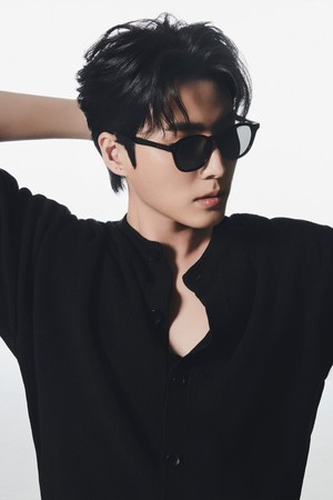 ZEHE SUNGLASS BLACK