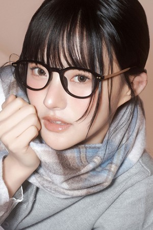 X.YOUNG GLASS GOLD BLACK