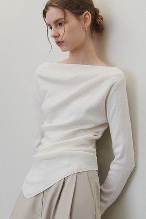 시에르 드레이핑 니트 아이보리