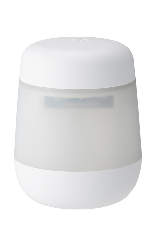 [PLUS MINUS ZERO] 유무선 보풀제거기 H010 화이트는 의류의 보풀을 간편하게 제거해주는 제품입니다. 무선 사용이 가능하여 휴대성이 뛰어나며, 충전식으로 편리하게 사용할 수 있습니다. 깔끔한 화이트 색상과 심플한 디자인으로 제작되었습니다. 모델명은 H010이며, 일상생활에서 유용하게 활용할 수 있습니다. 플라스틱 소재로 제작되어 가볍고 내구성이 좋습니다.
