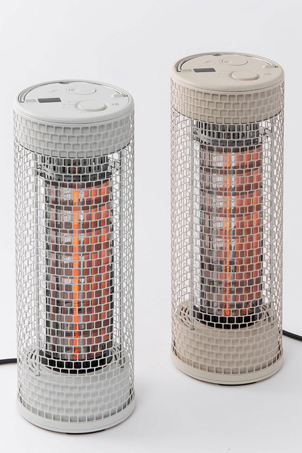 [PLUS MINUS ZERO] 리플렉트 카본히터 700은 심플하고 미니멀한 디자인의 실내 난방용 카본히터입니다. 화이트 색상이며, 700W의 출력을 제공하여 발열과 보온 기능을 제공합니다. 리플렉트 디자인으로 효율적인 난방이 가능하며, 안전망이 장착되어 있어 안전하게 사용할 수 있습니다. 소형 크기로 공간 활용도가 높습니다. 플라스틱과 카본 소재로 제작되었습니다.
