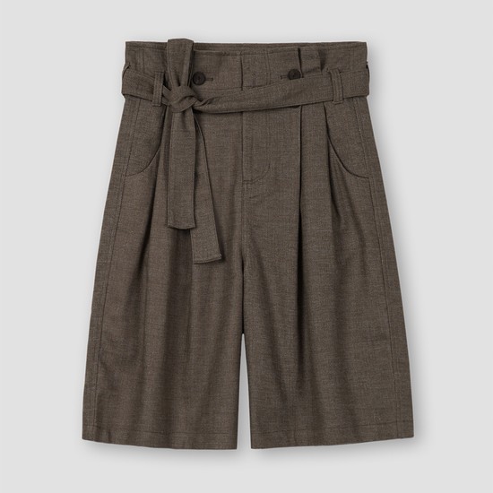 Pleats Bermuda Pants