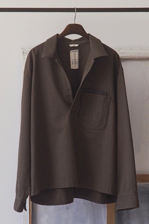 도트 패치 풀오버 셔츠