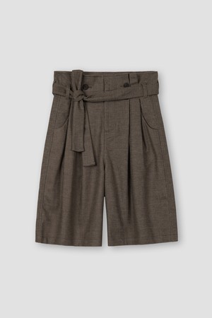 Pleats Bermuda Pants