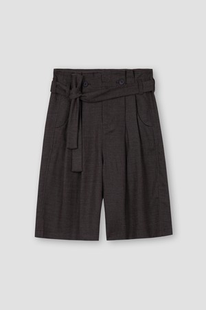 Pleats Bermuda Pants