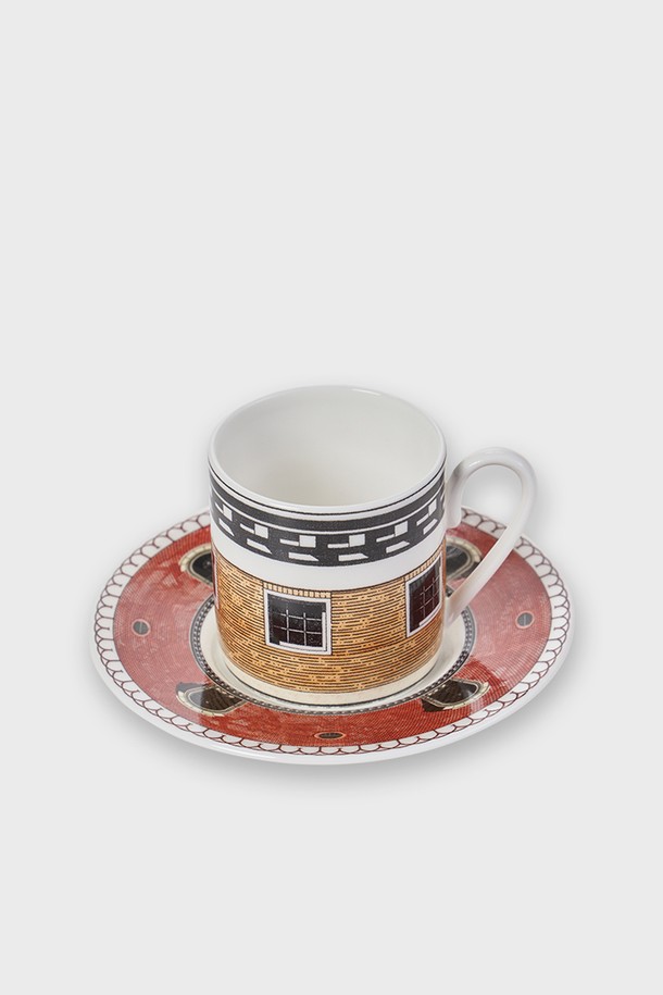 [프라우나X티보에렘] 아키텍처 19. 에스프레소잔 1인세트 (Hotel Fantome)는 티보에렘의 건축물 일러스트레이션이 돋보이는 에스프레소잔 세트입니다. 파인본차이나 소재로 제작되어 40% 이상의 천연본분 함유량과 얇고 가벼운 특징을 자랑하며, 밀키화이트 색상에 건축물 일러스트가 섬세하게 표현되었습니다. 내구성이 뛰어나고 보온성이 우수하며, 전자레인지 및 식기세척기 사용이 가능하여 실용적입니다. 컵 1개와 받침 1개로 구성되어 있으며, 24K 골드 인증 및 KS 제품인증을 통해 안전성을 입증했습니다. 낮은 수분흡수율과 반투명함이 고급스러운 분위기를 더하며, 에스프레소 음용에 적합합니다.
