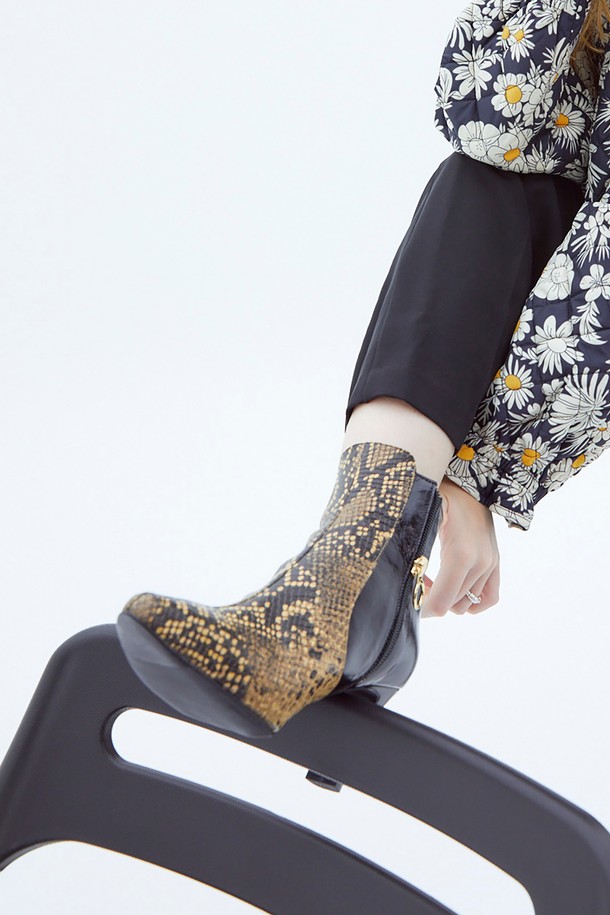 back of the moon - 부츠/워커 - Charlotte ankle boots_python skin