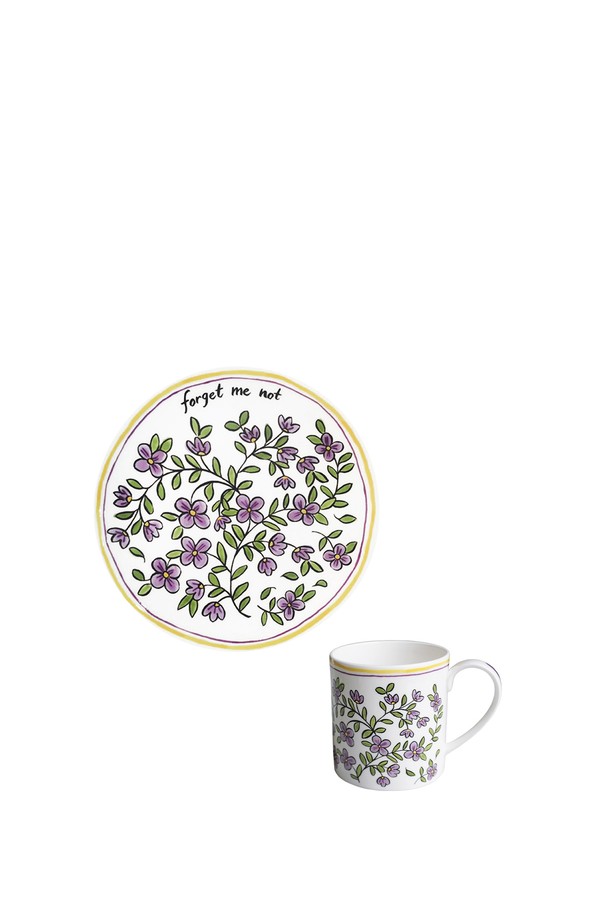 [Twig NewYork] 포겟미낫 블룸 싱글 디저트&브런치 세트는 18세기 유럽 헤리티지 디자인을 현대적으로 재해석한 식기 세트입니다. 고밀도 본애쉬를 사용하여 가볍지만 높은 강도와 내구성을 자랑하며, 임보싱 질감과 플라워 프린트가 클래식하면서도 엘레강스한 분위기를 연출합니다. 머그컵 1개와 접시 1개로 구성되어 브런치, 디저트, 식사 등 다양한 용도로 활용 가능합니다. 화이트와 퍼플 컬러의 조화가 돋보이며, 유러피언 도자기 스타일과 컨템포러리 트렌드를 반영했습니다. 
