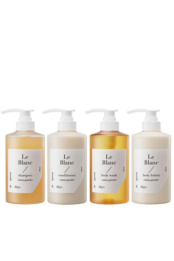 [먼스앤데이즈] 4SET 르 블랑 샴푸+컨디셔너+바디워시+바디로션 세트는 베르가못, 라벤더, 알데하이드의 탑 노트와 아이리스, 자스민의 미들 노트, 머스크, 바닐라, 앰버의 베이스 노트가 조화롭게 어우러진 파우더리 향의 바디케어 세트입니다. 아르간 오일, 해바라기씨 오일, 시어버터, 마카다미아 오일 등 풍부한 보습 성분과 녹차추출물, 병풀추출물이 함유되어 피부 보습, 진정 및 피부결 개선에 도움을 줍니다. 저자극 테스트를 완료하여 민감한 피부도 안심하고 사용할 수 있으며, 수분 장벽 형성을 도와 촉촉하고 건강한 피부로 가꿔줍니다. 르 블랑 컨디셔너는 농밀한 제형, 바디로션은 실키한 로션 제형으로 부드럽게 피부에 흡수됩니다. 총 2L의 넉넉한 용량으로 온 가족이 함께 사용할 수 있습니다.
