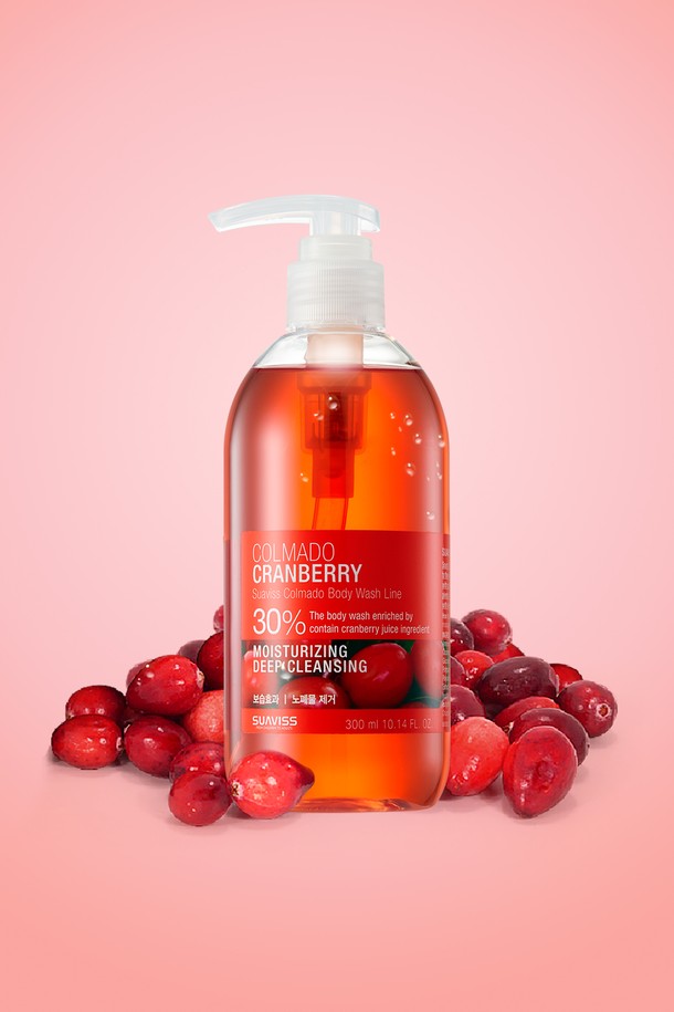 [수아비스] 꼴마도 크랜베리 바디워시 300ml WS02AB08는 모든 피부 타입에 사용 가능한 바디워시입니다. 크랜베리 추출물과 6종 아미노산의 풍부한 영양으로 촉촉하고 산뜻하게 딥클렌징을 도와줍니다. 95% 자연 유래 성분과 309 균형 계면활성제 함유, 풍성한 거품으로 순하고 부드럽게 피부 밸런스를 케어해 줍니다. 크랜베리 향이 은은하게 퍼져 기분 좋은 샤워 시간을 선사하며, 아침, 저녁으로 사용 가능합니다. 끈적임 없이 산뜻하고 촉촉한 사용감을 경험해 보세요.
