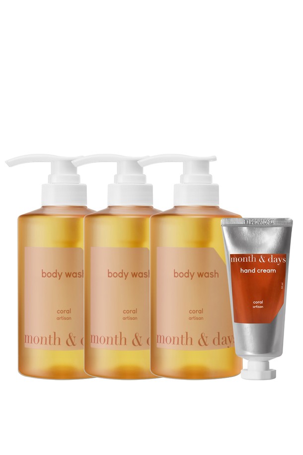 [먼스앤데이즈/단독] 3SET 코랄(감귤과 허브향) 바디워시+핸드크림 세트입니다. 감귤과 허브 향의 조화가 은은하게 퍼져 산뜻한 사용감을 선사합니다. 녹차추출물, 마치현추출물, 병풀추출물 등 주요 성분이 함유되어 보습, 진정, 세정 효과를 제공합니다. 민감성 피부도 안심하고 사용할 수 있으며, 29% 향료 농축으로 하루 종일 향기가 지속됩니다. 바디워시는 타월이나 스펀지에 적당량을 덜어 거품을 내어 전신에 사용하고, 핸드크림으로 촉촉하게 마무리하세요.
