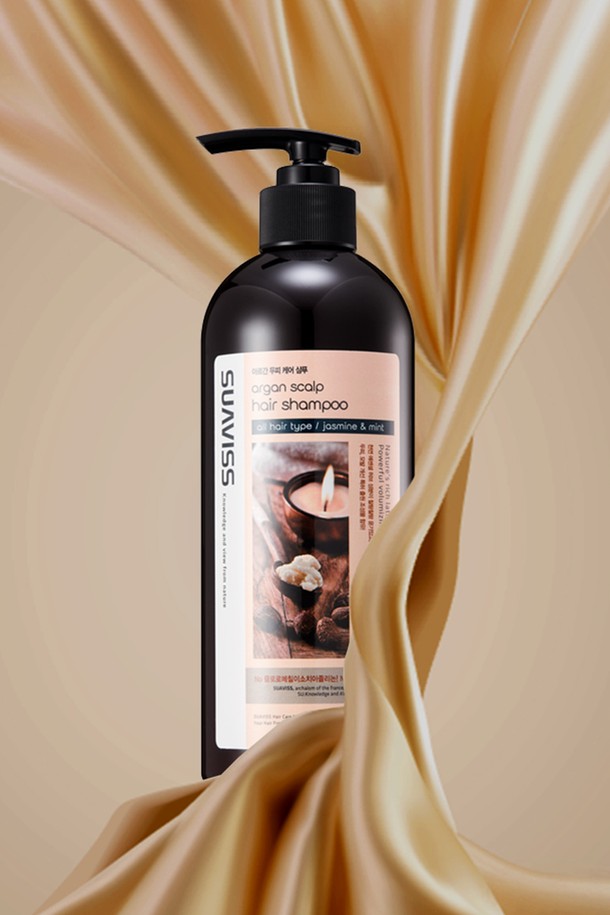 [수아비스] 아르간 두피케어 샴푸 500ml는 아르간 오일, 유칼립투스 잎 오일, 오렌지 껍질 오일 등 6가지 자연 유래 성분을 95% 함유하여 두피와 모발을 건강하게 가꿔줍니다. 화학 시술로 손상된 모발, 과다 피지 분비, 힘없는 모발, 건조하고 푸석한 모발에 사용하면 좋습니다. pH 5-6.5 약산성, 저자극 포뮬러로 풍성한 거품을 생성하며, 두피 케어, 보습, 진정, 비듬 케어, 영양 공급, 두피 밸런스에 도움을 줍니다. 아르간 커널 오일 1000ppm을 함유하고, 피부 자극 테스트 결과 0.00%로 안심하고 사용할 수 있습니다.
