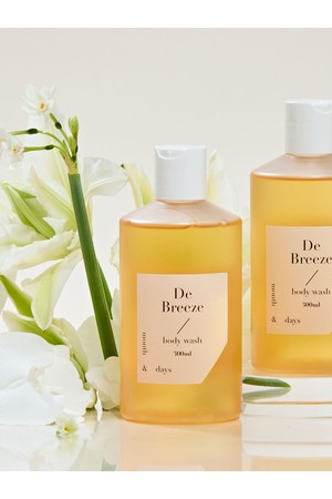 먼스앤데이즈 퍼퓸케어 바디워시 디 브리즈 클린솝향 300ml