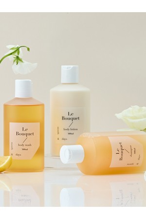 [3SET] 먼스앤데이즈 퍼퓸케어 르 부케 저용량 풀패키지 플로럴향 (샴푸 300ml + 바디워시 300ml + 바디로션 300ml)