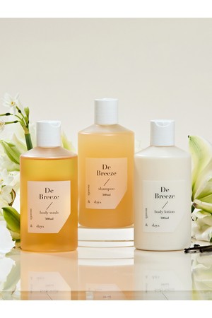 [3SET] 먼스앤데이즈 퍼퓸케어 디 브리즈 저용량 풀패키지 클린솝향 (샴푸 300ml + 바디워시 300ml + 바디로션 300ml)