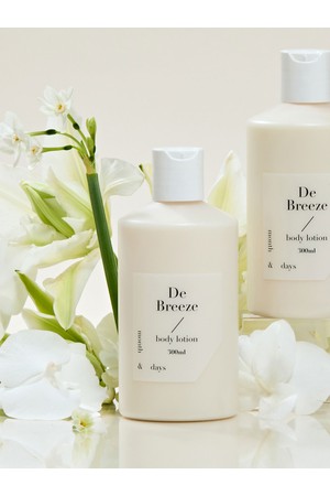 먼스앤데이즈 퍼퓸케어 바디로션 디 브리즈 클린솝향 300ml