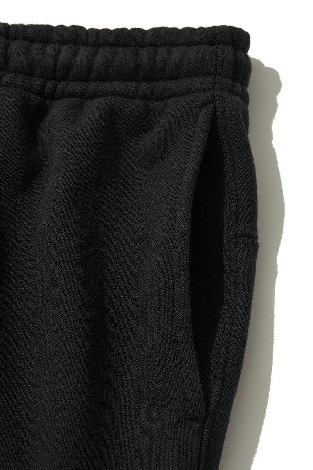 WELTER EXPERIMENT - 조거/스웨트팬츠 - SADDLE HEAVY SWEATPANTS_BLACK_WPL027