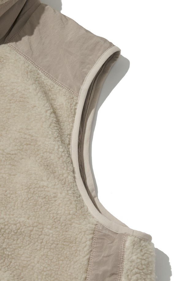 WELTER EXPERIMENT - 베스트 - CHEST HOLEPOCKET FLEECE VEST_CREAM_WOL049