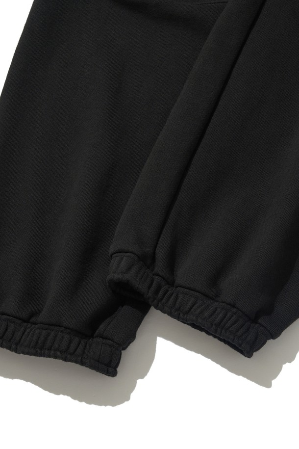 WELTER EXPERIMENT - 조거/스웨트팬츠 - SADDLE HEAVY SWEATPANTS_BLACK_WPL027