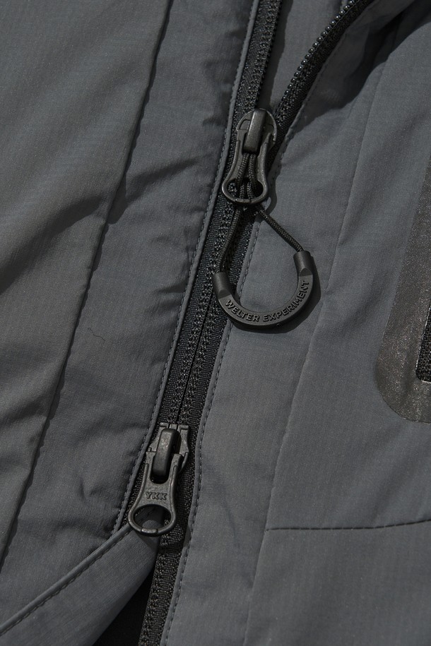 WELTER EXPERIMENT - 다운/패딩 - LIGHT PRIMALOFT HOOD JACKET_CHARCOAL_WOL041