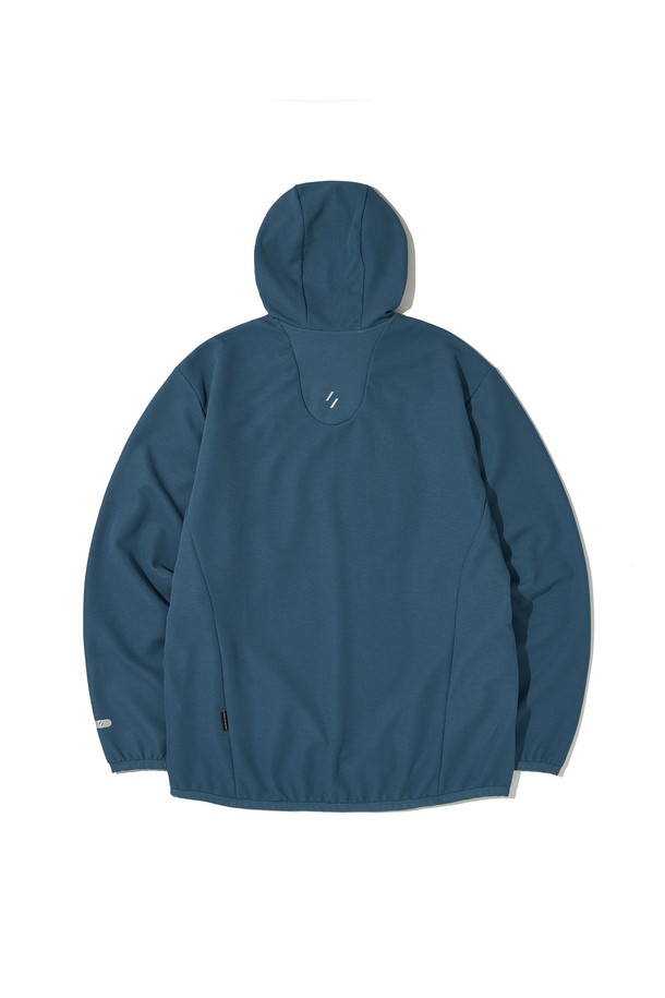 스트레치 와플 풀오버_블루_WOL089는 남성용 풀오버로, 봄, 가을, 겨울 계절에 적합합니다. 스포티, 캐주얼, 미니멀 스타일을 연출하며, 하이킹, 일상 활용에 용이합니다. 블루 컬러의 레귤러핏 레귤러 기장으로, 나일론 소재의 얇은 두께로 제작되었습니다. 집업 스타일, 긴 소매이며, 와플 패턴과 지퍼 포켓, 히든 포켓, 스트링 밑단, 소매 밴드, 재귀반사 기능이 특징입니다. 등산룩, 가을 나들이룩, 겨울 데일리룩에 매치하기 좋습니다.
