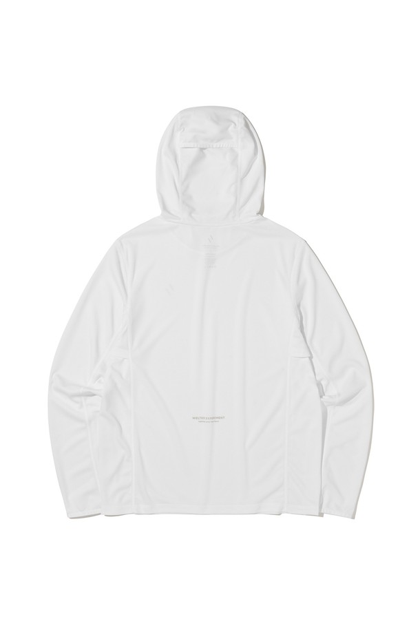 브리사 풀오버 후디_화이트는 남녀 공용으로, 스포츠 및 일상에서 모두 활용 가능한 후드티셔츠입니다. 가볍고 시원한 착용감을 제공하는 얇은 두께의 폴리에스테르 소재로 제작되었으며, UV 차단, 속건, 냉감 기능을 갖춰 쾌적함을 유지합니다. 에어로울 기능성 소재와 심리스 커팅 기법, 소매단 손구멍, 겨드랑이 및 후드 뒷면 통기성 디테일이 특징입니다. 스포티, 캐주얼, 미니멀한 스타일을 연출하며, 피트니스룩과 러닝룩에 적합합니다.
