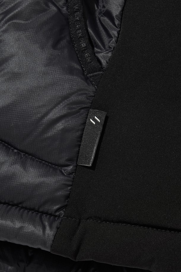 AIRQUILT (에어퀼트) 미드웨이트 PERTEX (퍼텍스) 다운 재킷_블랙은 등산, 아웃도어, 일상생활에서 활용하기 좋은 남녀 공용 다운 재킷입니다. 미니멀하고 스포티한 스타일로, 가을과 겨울에 따뜻하게 착용할 수 있습니다. PERTEX QUANTUM (퍼텍스 퀀텀) 리사이클 나일론 소재를 사용하여 방수, 방풍 기능을 갖췄으며, 700FP 덕다운 충전재로 보온성을 높였습니다. 퀄팅 디자인과 레귤러핏으로 제작되었으며, YKK 지퍼, 투웨이 지퍼, 3M 반사 스트링 후드 및 밑단 디테일로 기능성과 디자인을 모두 잡았습니다.
