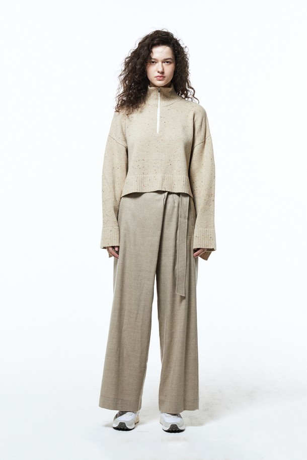 HAUS 072C - 스웨터 - HALF ZIP-UP CROP KNIT LIGHT BEIGE