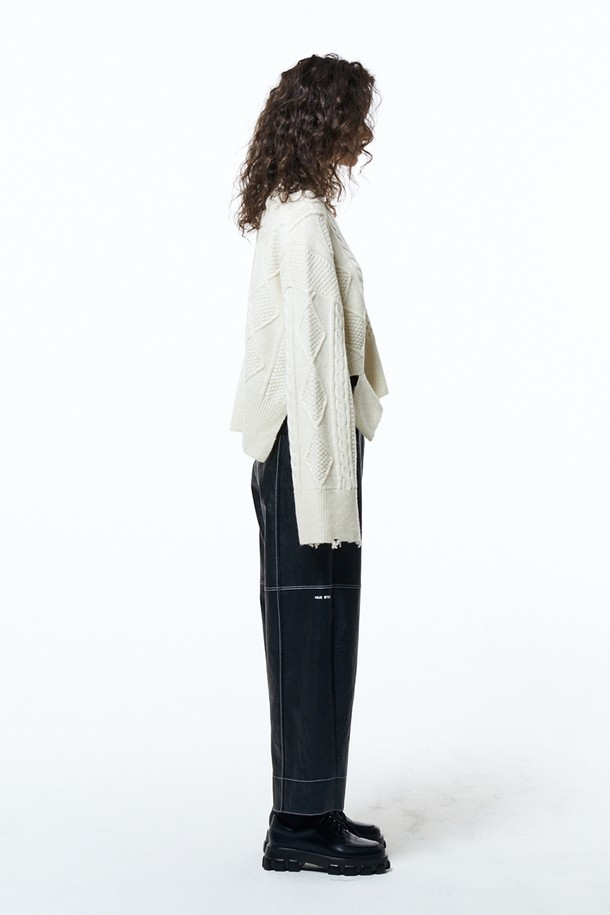 HAUS 072C - 스웨터 - CABLE KNIT IVORY