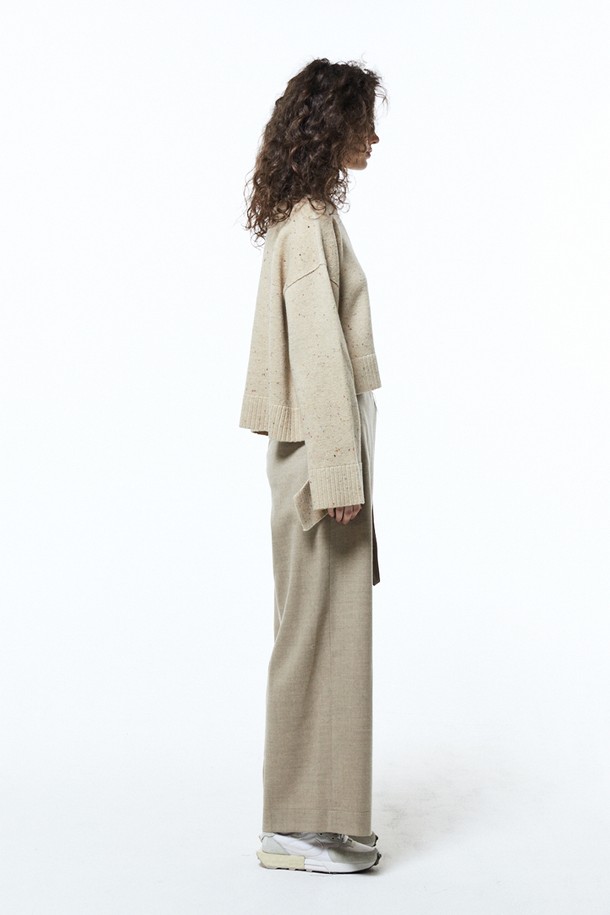 HAUS 072C - 스웨터 - HALF ZIP-UP CROP KNIT LIGHT BEIGE