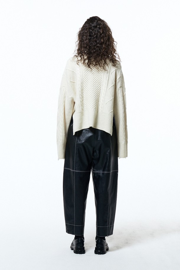 HAUS 072C - 스웨터 - CABLE KNIT IVORY