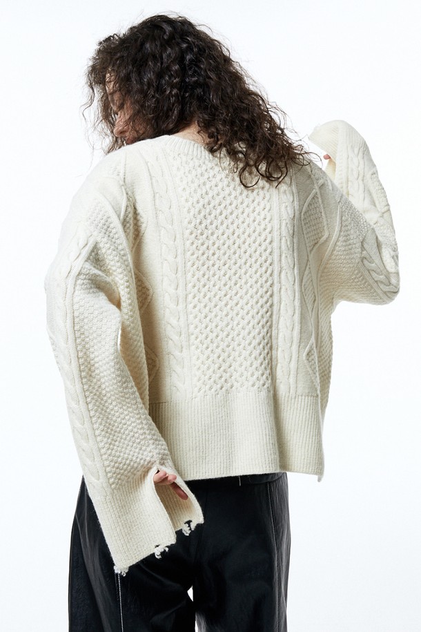 HAUS 072C - 스웨터 - CABLE KNIT IVORY